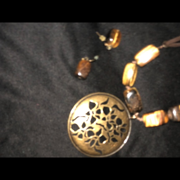 Necklace and earring set - Picture 3 of 5